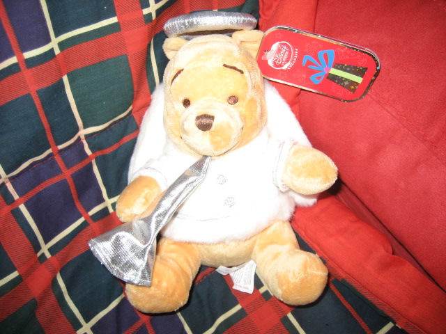 Disney store mini Peluche Winnie The Pooh vestito da Angelo. Angioletto